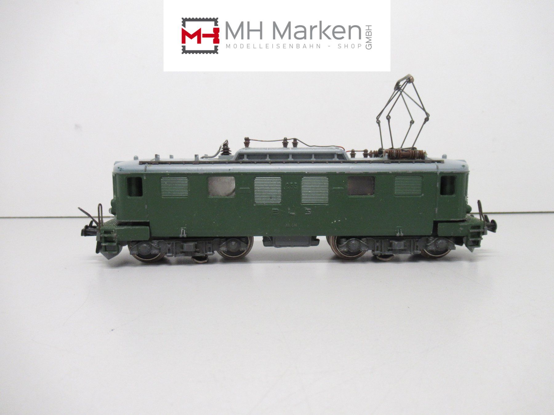 Trix Modellini di ferrovie: Trix-Express 2232 E-lok Ae 4/4 der BLS Schweiz DC 3-Leiter – Usato da Basel venduto da mhmarken