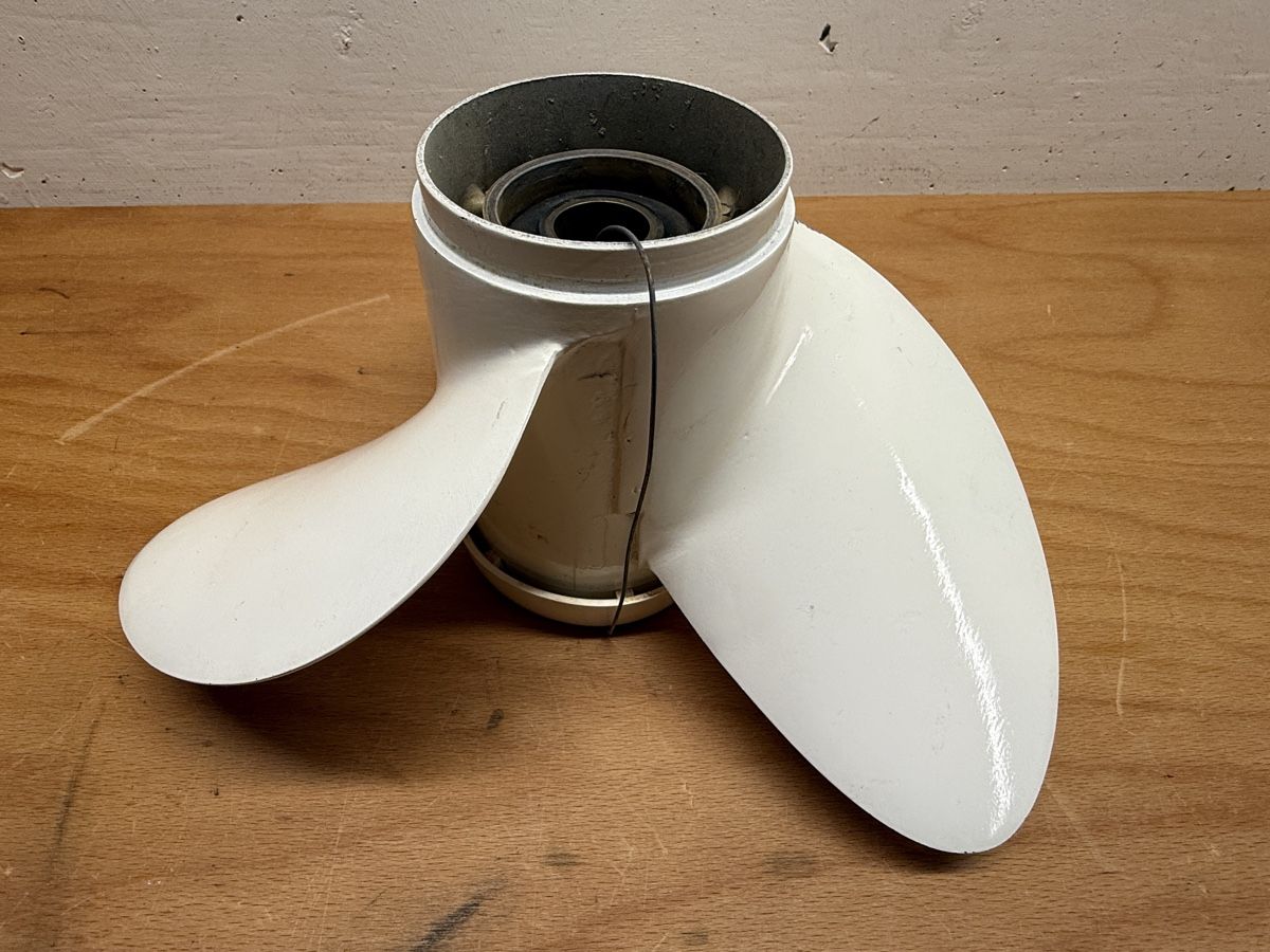 Motori: Propeller Bootsmotor 13-3/4 X 14 1/2 – Nuovo (secondo la descrizione) da Wilen (Sarnen) venduto da uno21 2