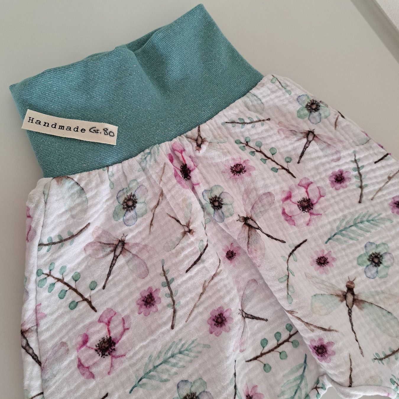 Pantaloni: Coole Pumphose mit Blumen & Libellen Gr. 80, Handmade    NEU – Nuovo e nell'imballaggio originale da Langendorf venduto da thesi246 1