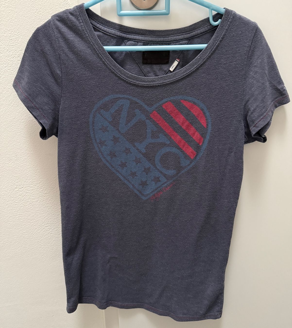 Tommy Hilfiger T-shirt: Tommy Hilfiger Denim T-Shirt – Usato da Hunzenschwil venduto da Reche71