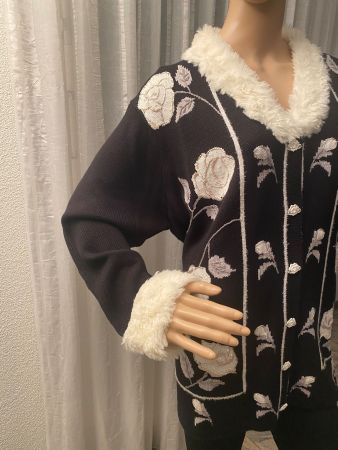RARITÄT - edle und einmalige STORYBOOK-Strickjacke, XL