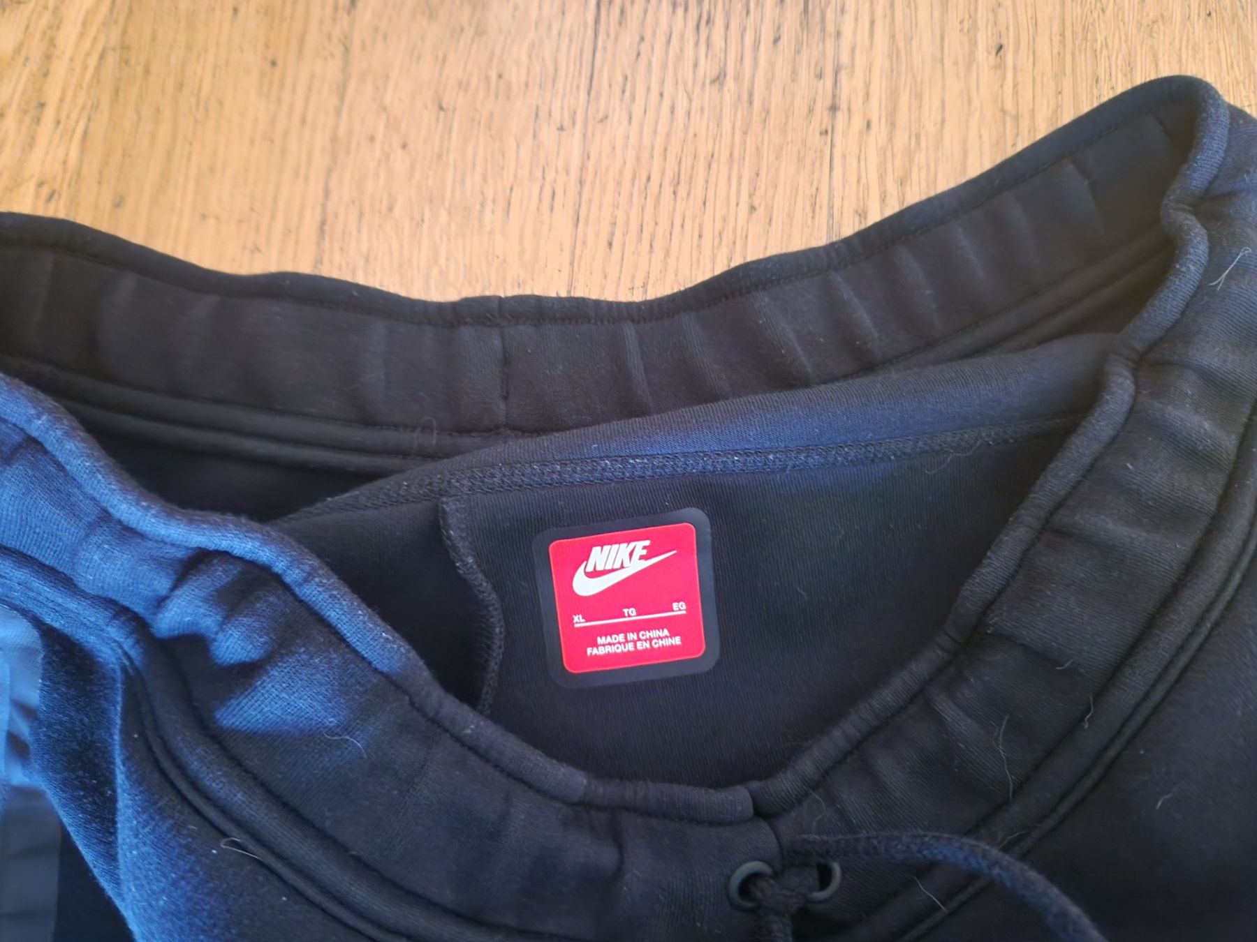 Nike Pantaloni: Nike, Trainerhose – Usato da Metzerlen venduto da SS01 2