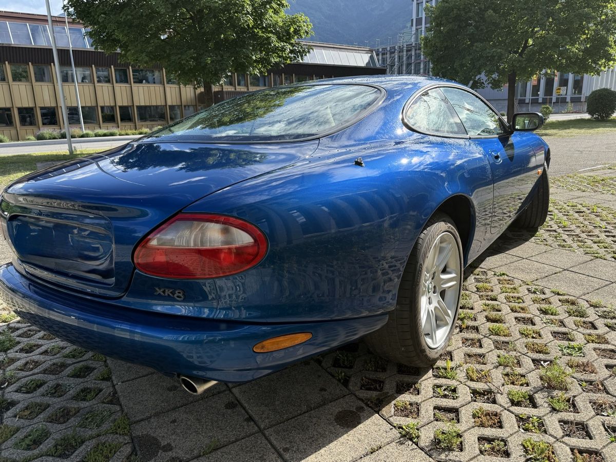 Jaguar Automobili: Jaguar XK8 – Usato da Grabs venduto da jups10 3