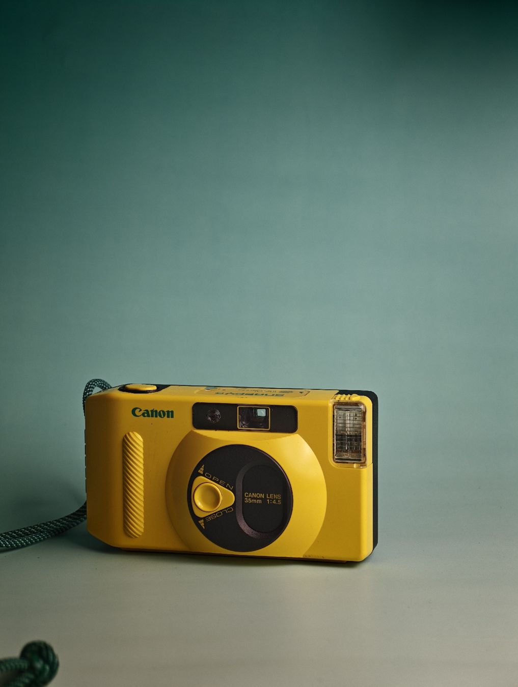 Canon Fotocamera: Canon Snappy jaune – Usato da Oron-le-Châtel venduto da max_zg5l