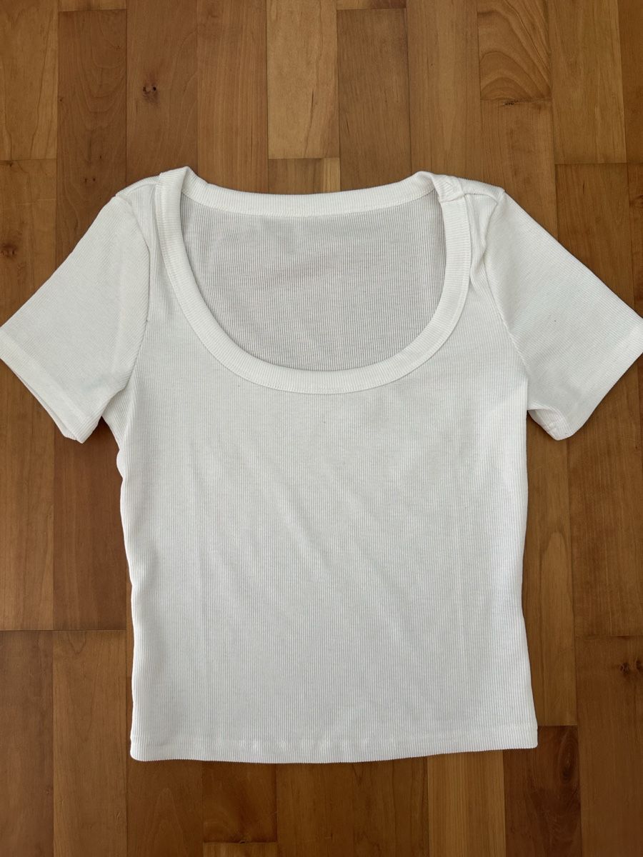 T-Shirts: weisses Tshirt – Neu (gemäss Beschreibung) aus Romanshorn von ila_2nzf