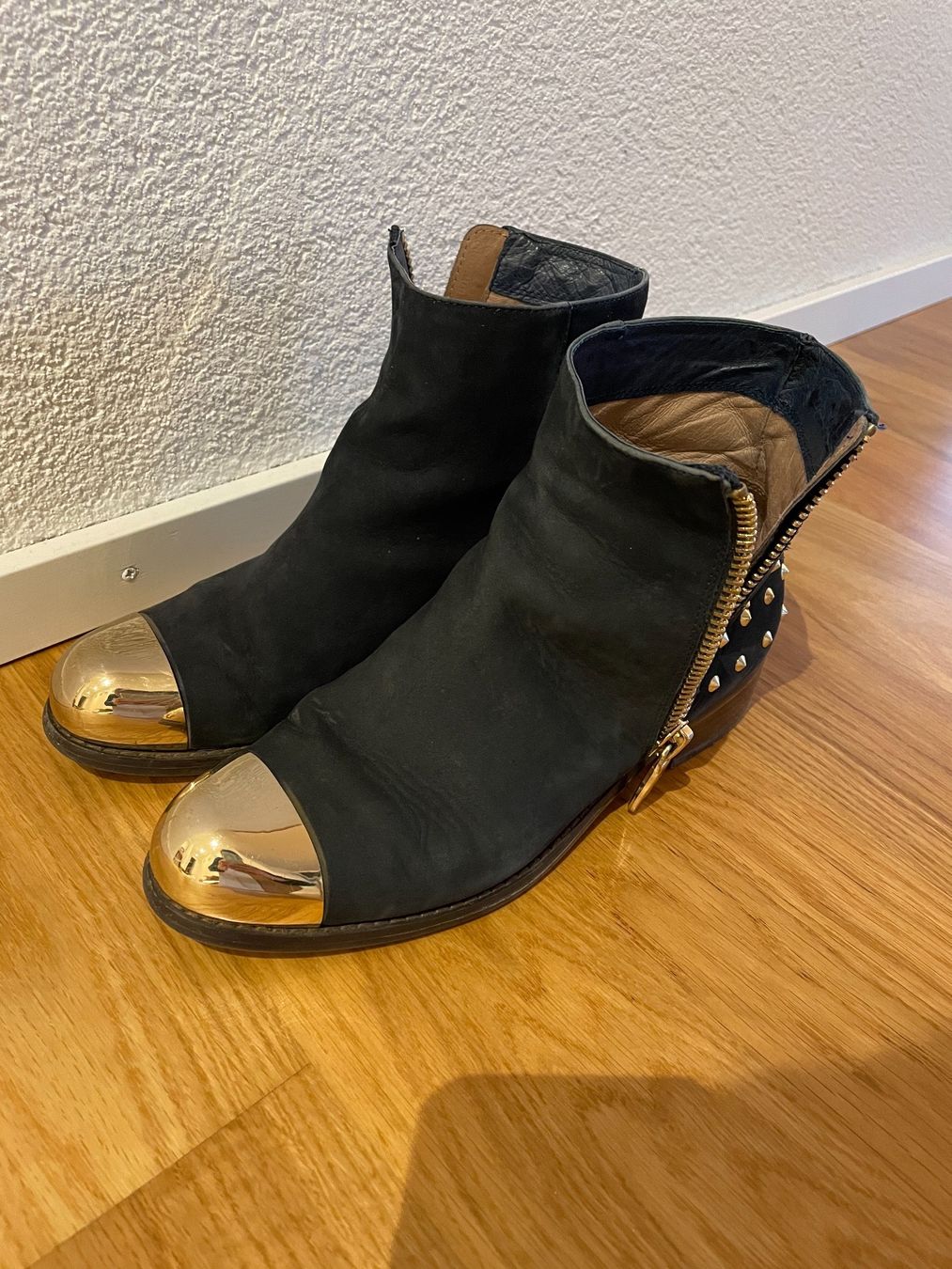 Scarpe da donna: Leder Stiefel 37 dunkelblau – Usato da uster venduto da 2017c