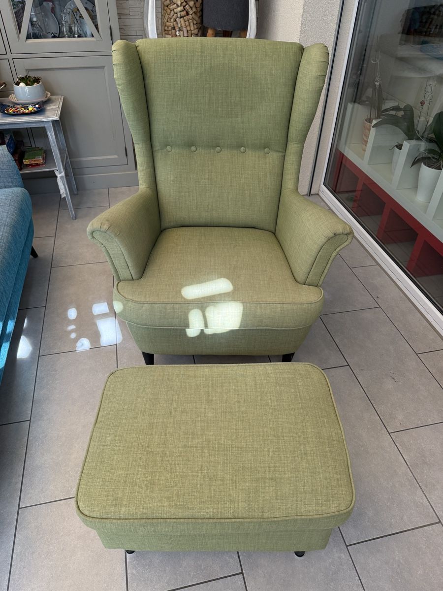 Ikea Poltrone: Sessel mit Hocker – Usato da Möhlin venduto da Palessandro91