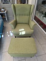 Sessel mit Hocker