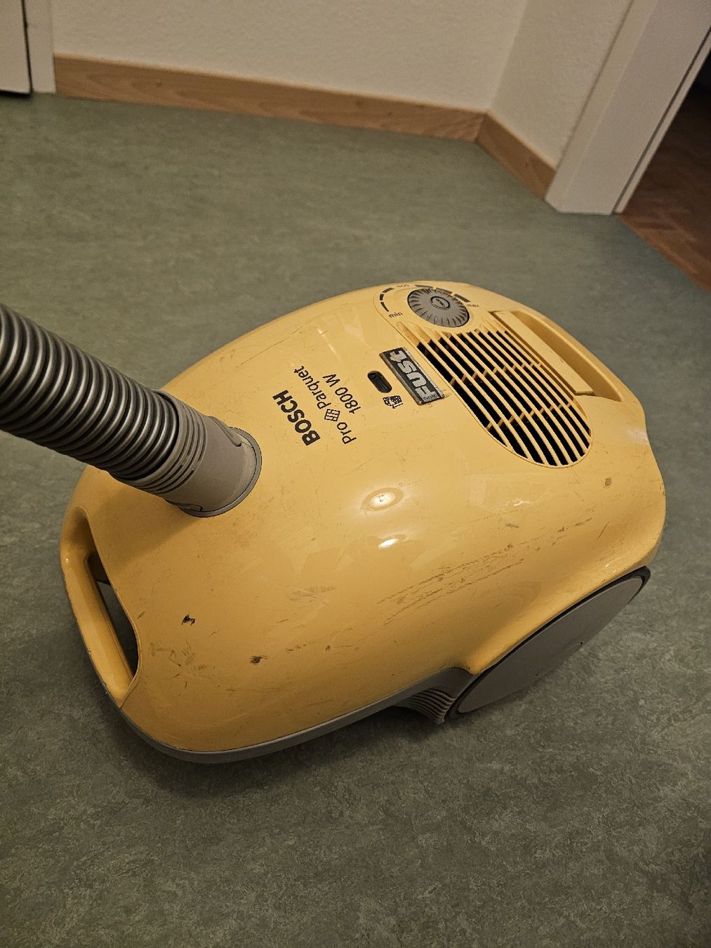 Bosch Aspirapolveri & Accessori: Bosch Staubsauger – Usato da Volketswil venduto da Alfa1473 3