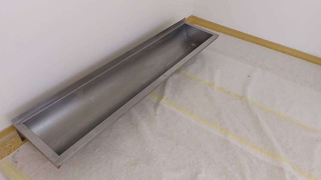 Lavabi & lavandini: Chromstahl Waschbecken 1800x 400mm – Usato da Bertschikon Gossau venduto da 0786905727