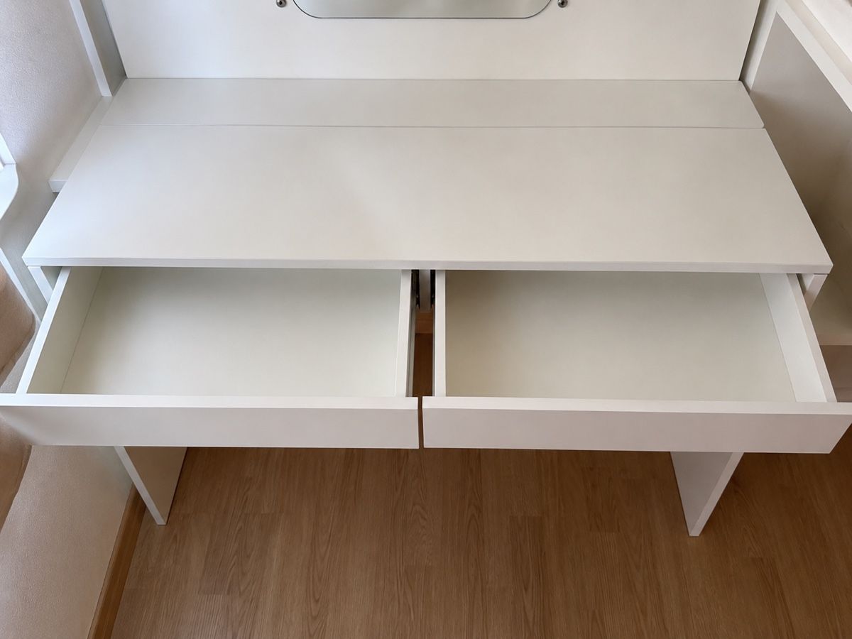 Tavoli da trucco: Schminktisch mit Spiegel, Schubladen und LED – Usato da Luzern venduto da fer_5lyj