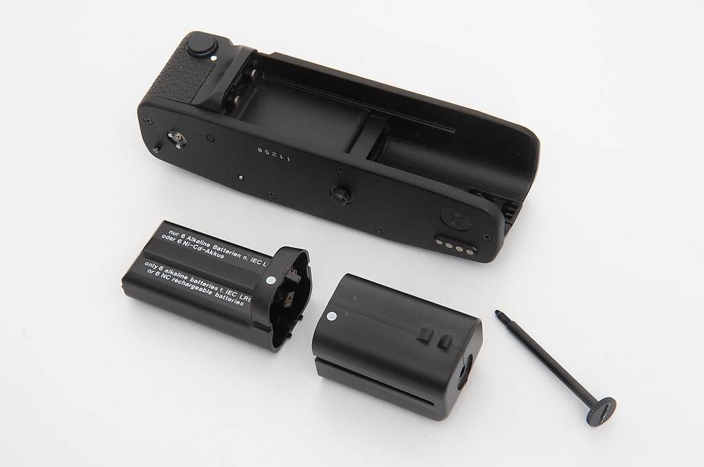 Leica Fotocamera: Leica Leitz Motor Winder R3 – Difettoso da Lausanne venduto da Phlox02 5