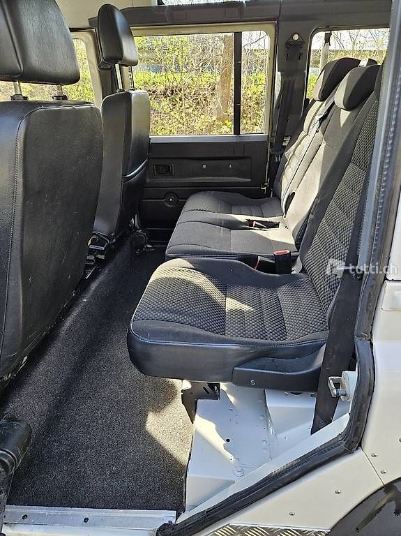 Land Rover Automobili: Land Rover Defender 110 TD4 – Usato da Signau venduto da Tormore 2