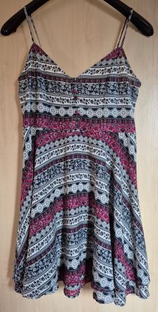 Kurzes Sommerkleid