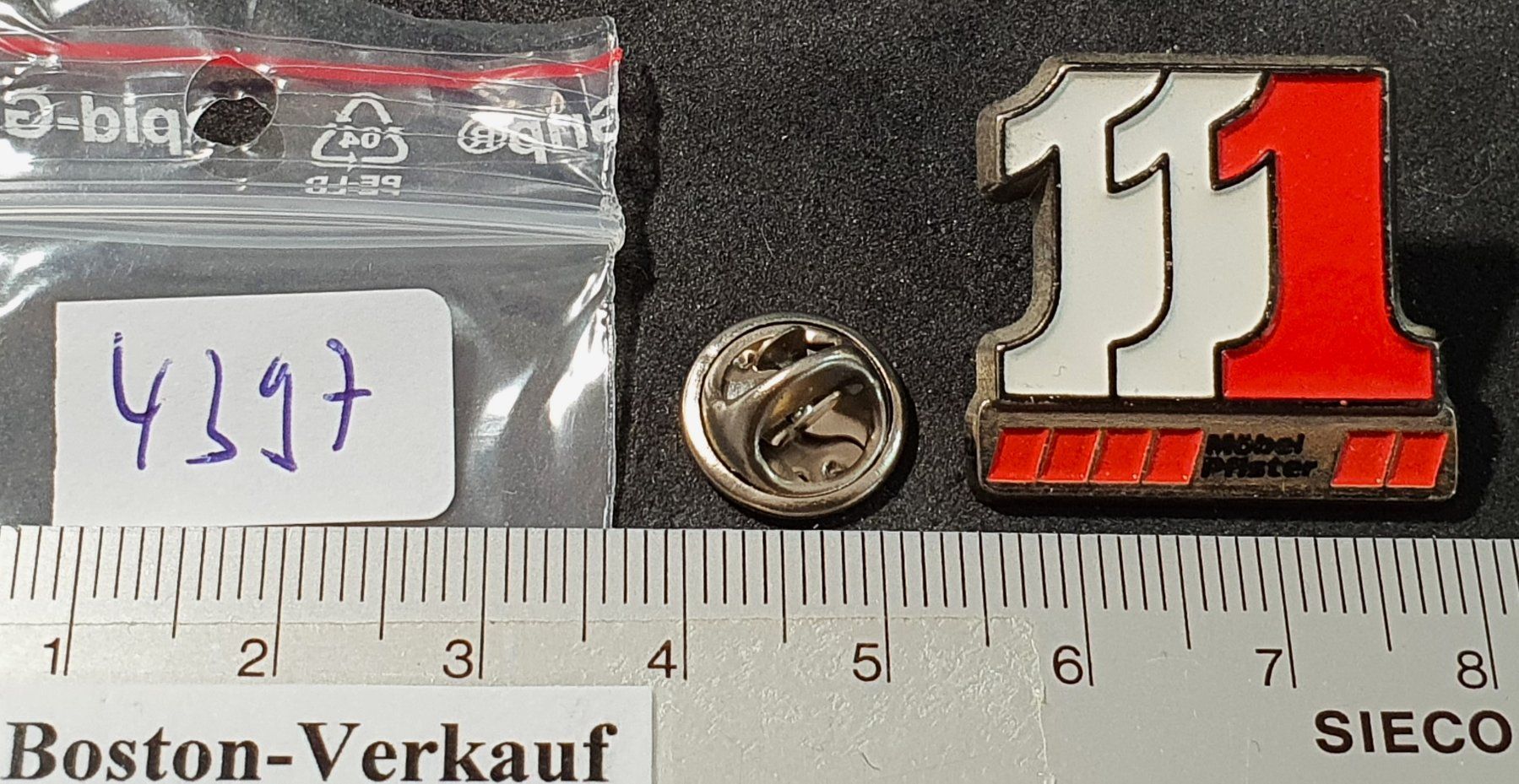 Plaquettes & Badges: Y397 - Pin Möbel Pfister 111 – D'occasion à Reinach BL par Boston-Verkauf 1