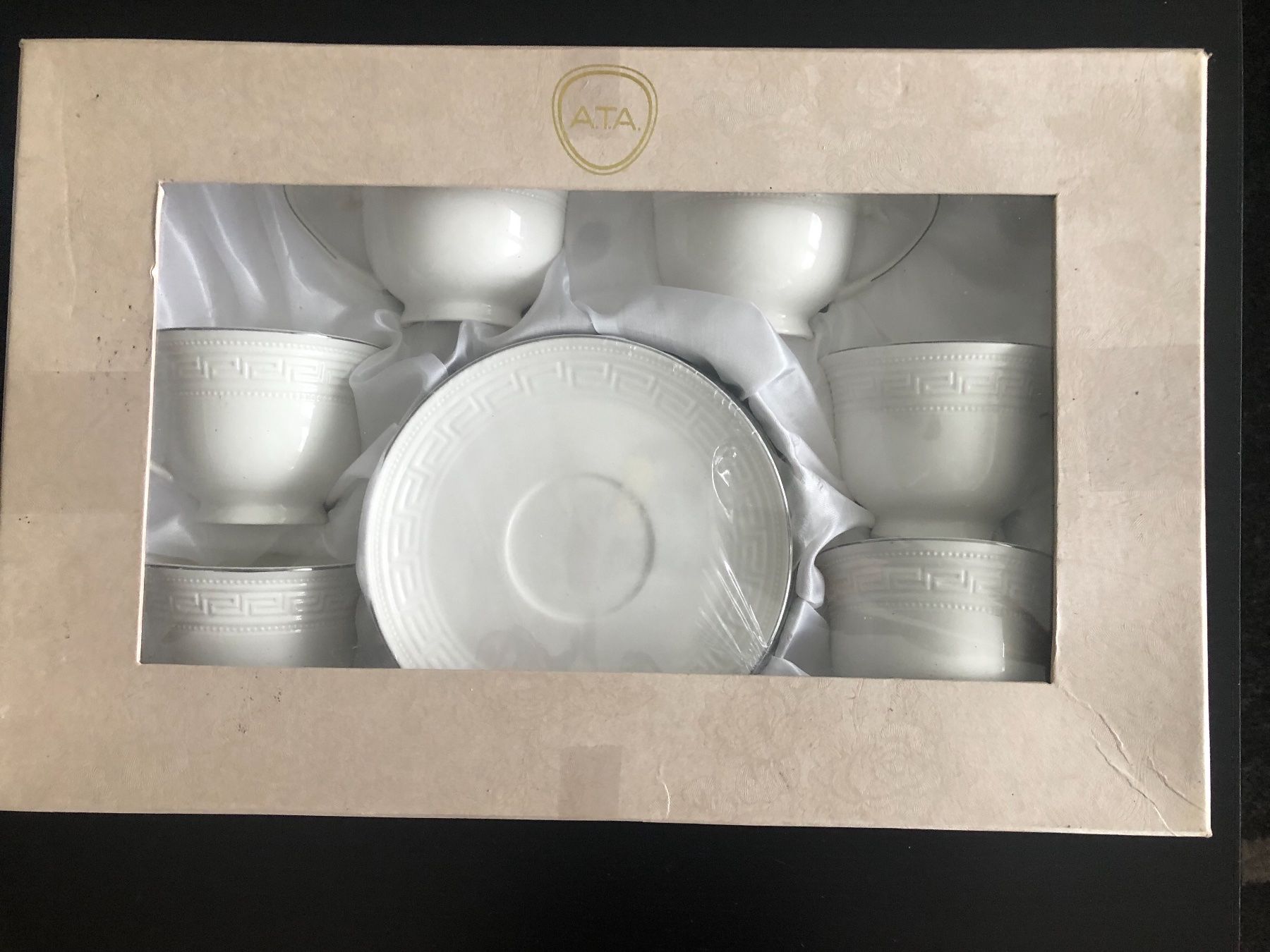 Set di piatti: Shabby chic-Kaffeetassenset – Usato da Emmen venduto da ama_8wmn