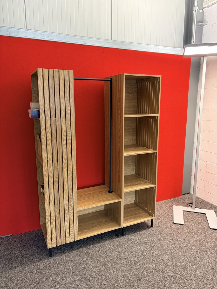 Garderobe: Offenes Regal Gardeobe mit Kleiderstange Eiche Optik – Neu (gemäss Beschreibung) aus Zug von Norton7 1