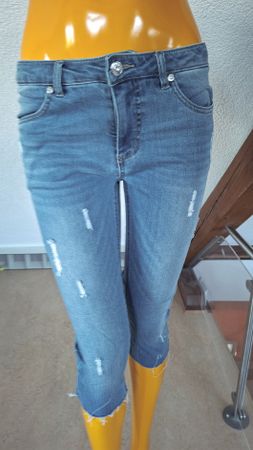 Bodyflirt Jeans Capri Ripped Grösse 36 guter Zustand