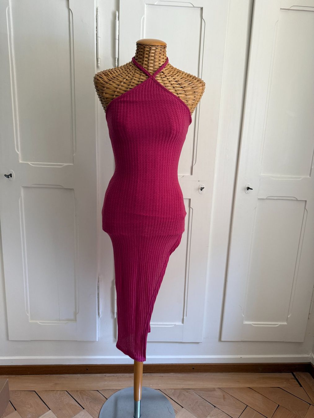 Shein Kleider: Neckholder Kleid magenta 34 – Gebraucht aus Zürich von Diazaio