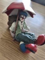 Gilde, Clown, müder Globetrotter, Rucksack, Ball, Schirm