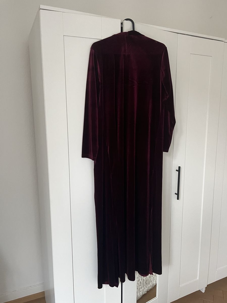 Kimono: Kaftan aus granatrotem Samt – Nuovo (secondo la descrizione) da Zürich venduto da gom_5p7n 2