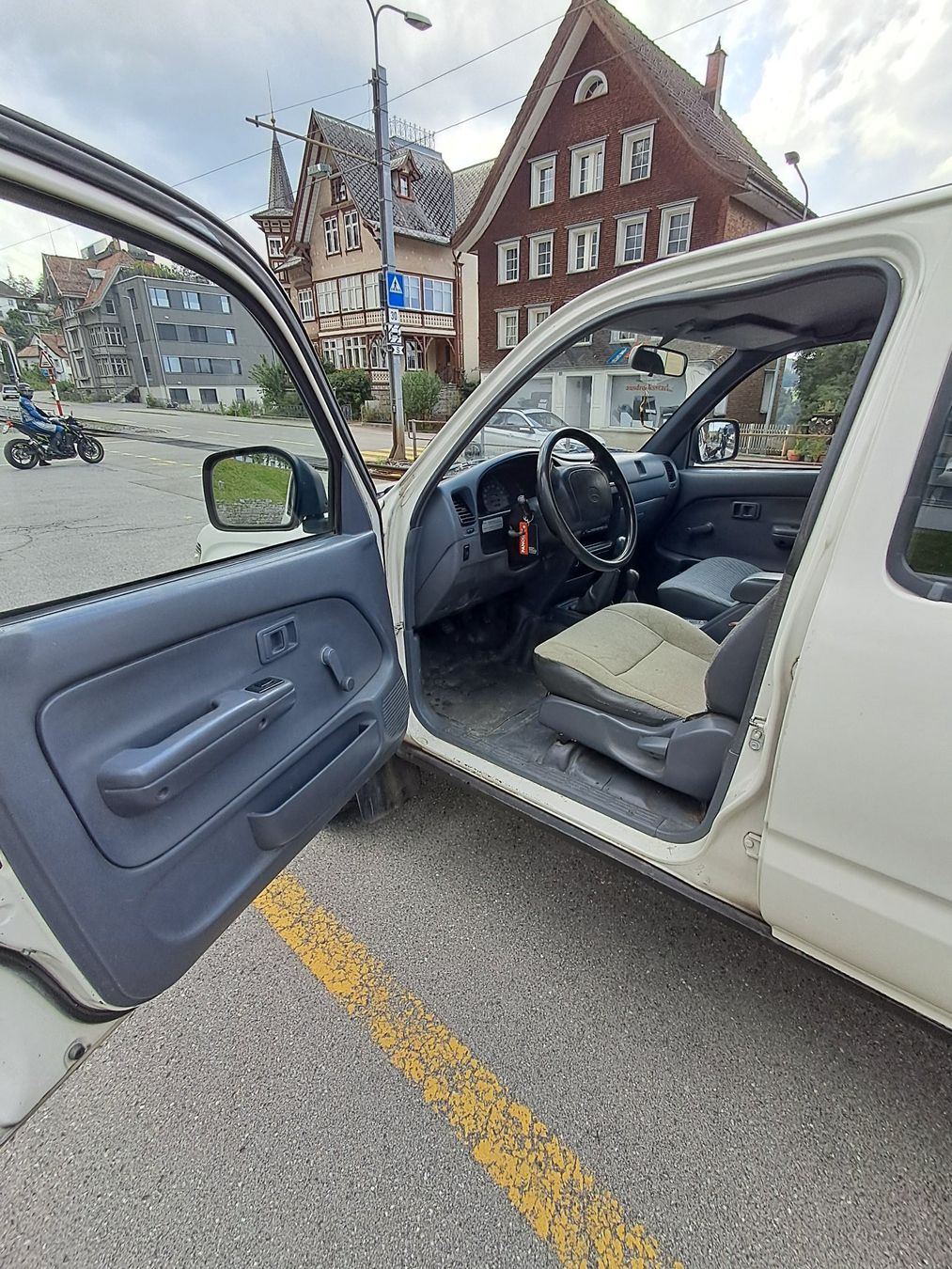 Toyota Automobili: Toyota Hilux Doppelkabiner – Usato da Trogen venduto da Butzvomstutz 7