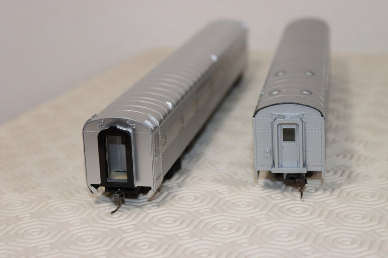 Modellini di ferrovie: 2 US Wagen ( 663 ) – Usato da Kerzers venduto da Winu64 5