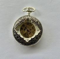 Élégante montre de poche squelette argentée - Style Vintage