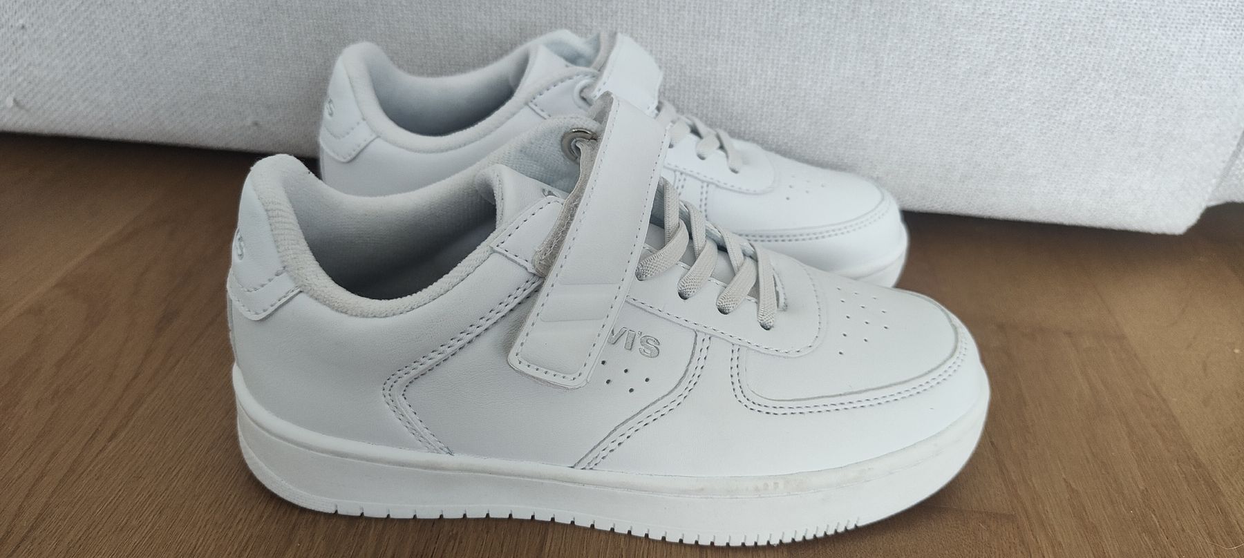 Levi's Chaussures garçon: LEVI'S sneakers, size 33 – Neuf (Voir description) à Oberbuchsiten par DianaLup 1