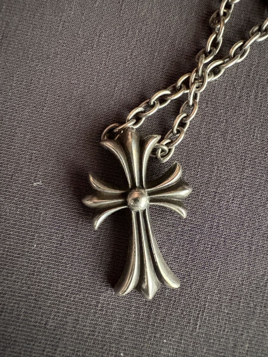 Chrome Hearts Ciondoli: Chrome Hearts Cross pendant – Usato da Pratval venduto da fse_9yyv 2