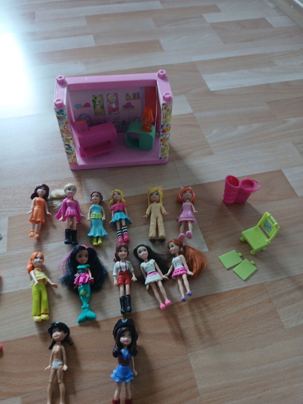 Polly Pocket Giocattoli: Polly Pocket Set mit Modegeschäft – Usato da Bärschwil venduto da kik_c28v 3