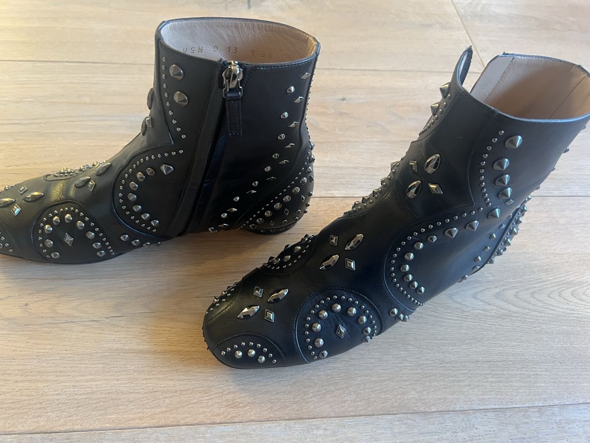 Damenschuhe: Valentino Rockstud Ankle Boots Gr 38 – Gebraucht aus Zumikon von timmy15 5