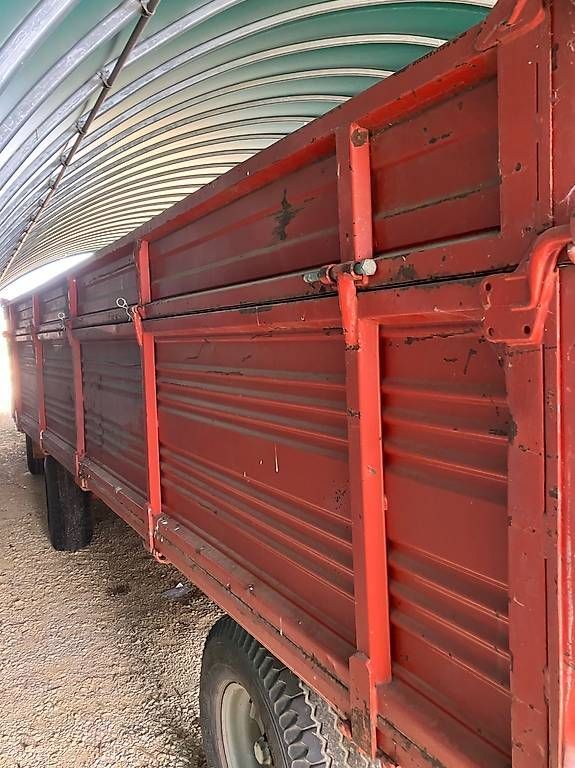 Rimorchi: 2 Chars bon état à vendre – Usato da Apples venduto da Etiennebd