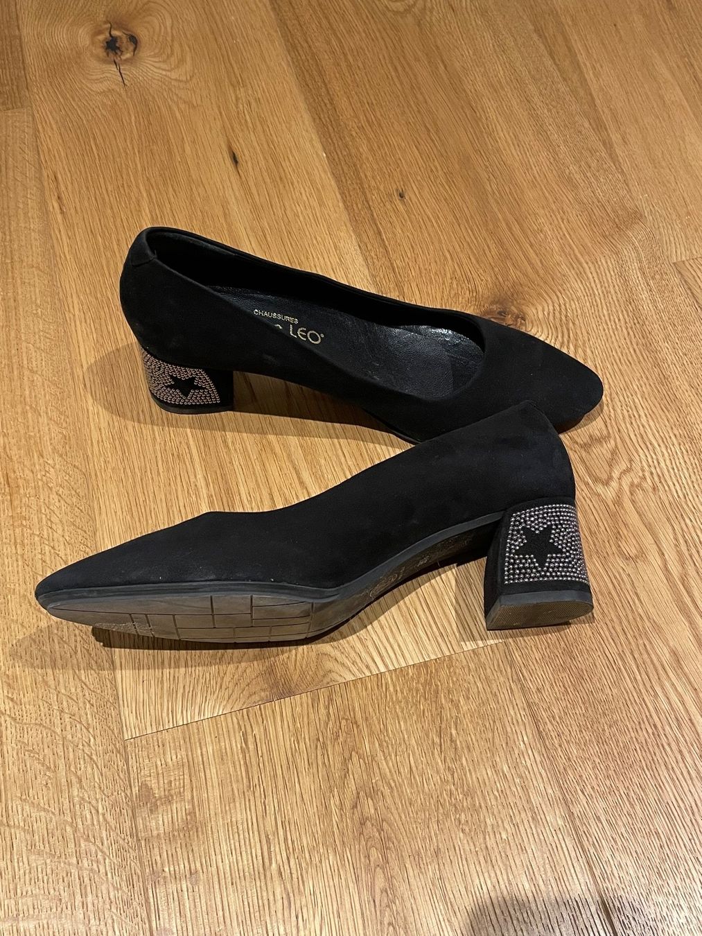 Damenschuhe: Escarpins daim noir étoiles – Gebraucht aus Puplinge von Cechth