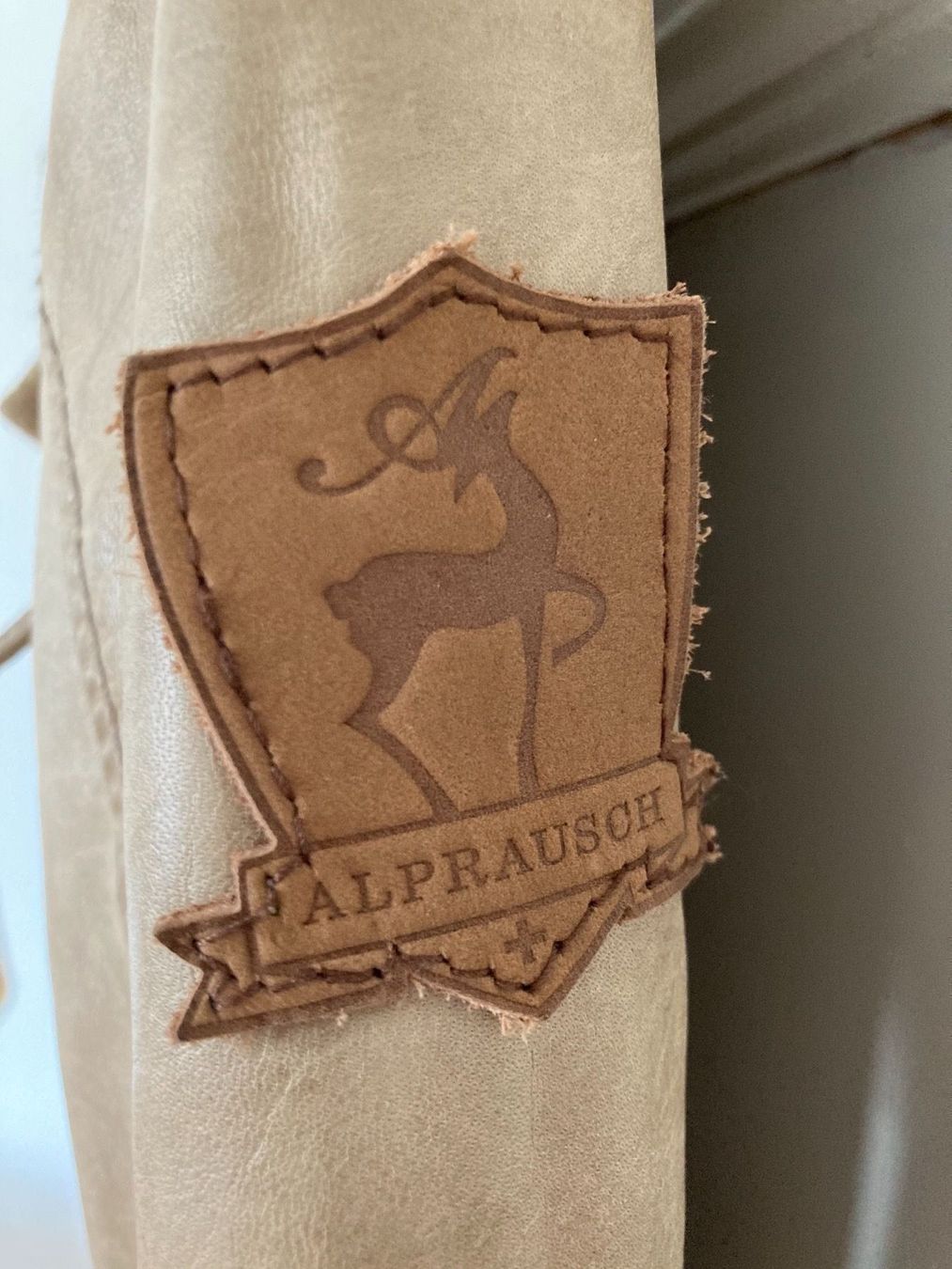Alprausch Giacche: Lederjacke Alprausch – Usato da Zürich venduto da Girasole232 2