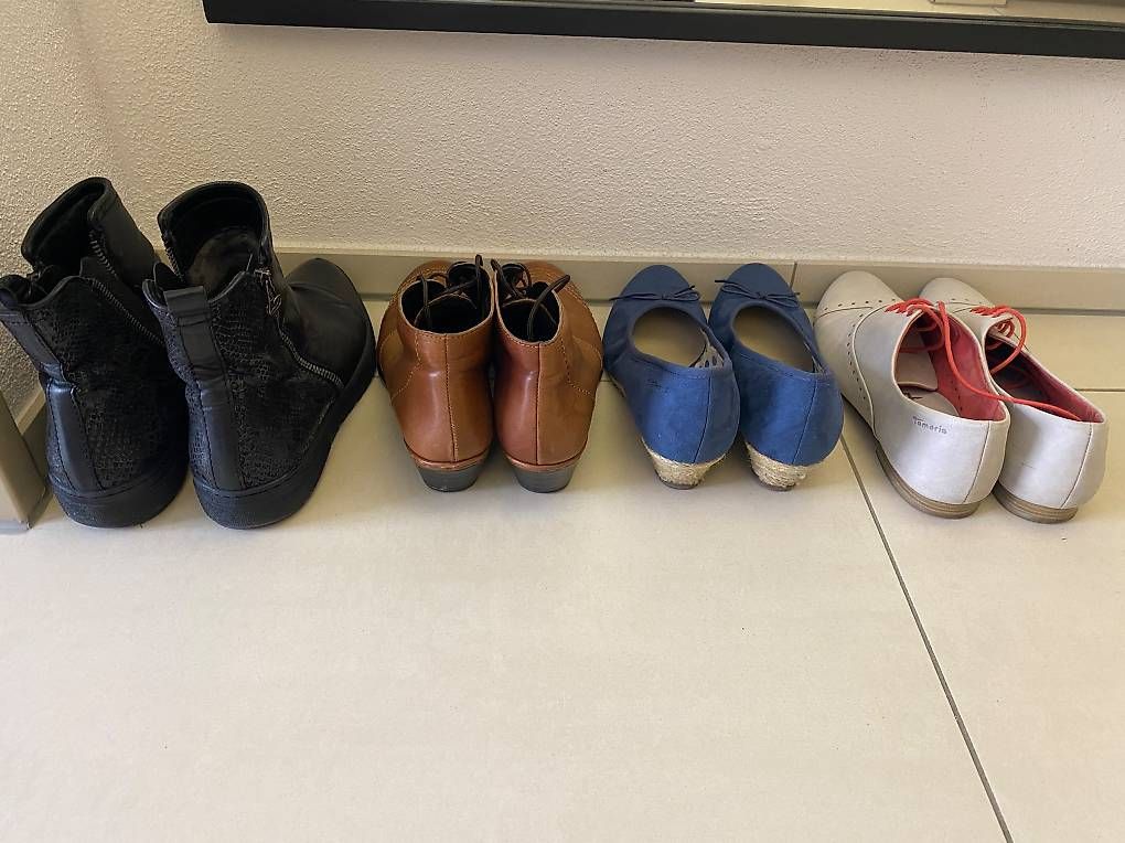 Scarpe da donna: Schuh Paket Gr. 40 Pumps, Mjus..Gratisversand – Usato da Winterthur venduto da car_gn8b 2