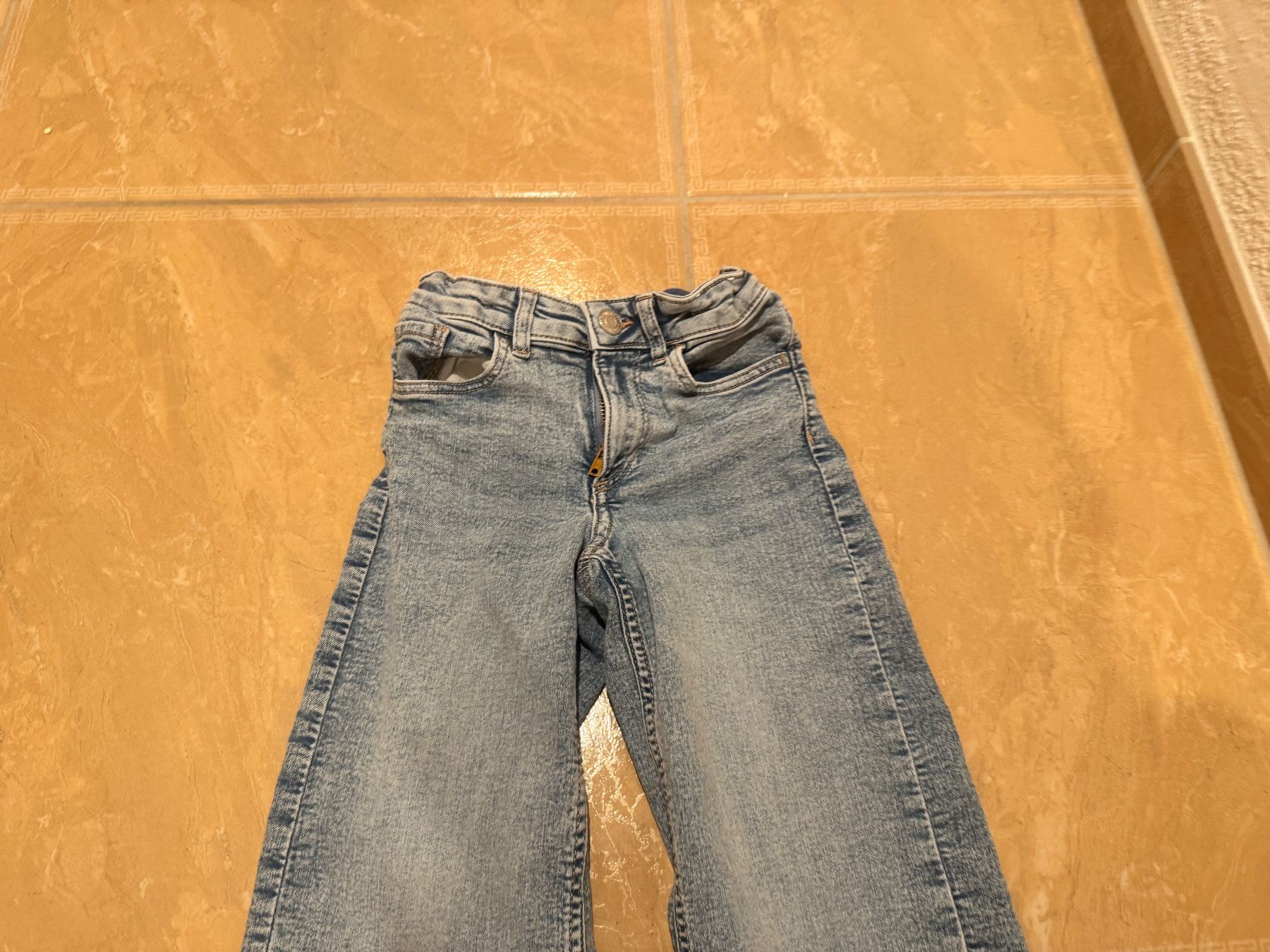 H&M Pantaloni: H&M coole Jeans, 6J 116 – Usato da Klingnau venduto da Markus14 1