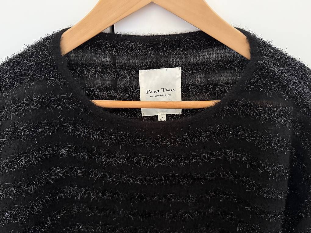 Camicette: Chic Strikbluse  – Usato da Luzern venduto da HeleneXX 1
