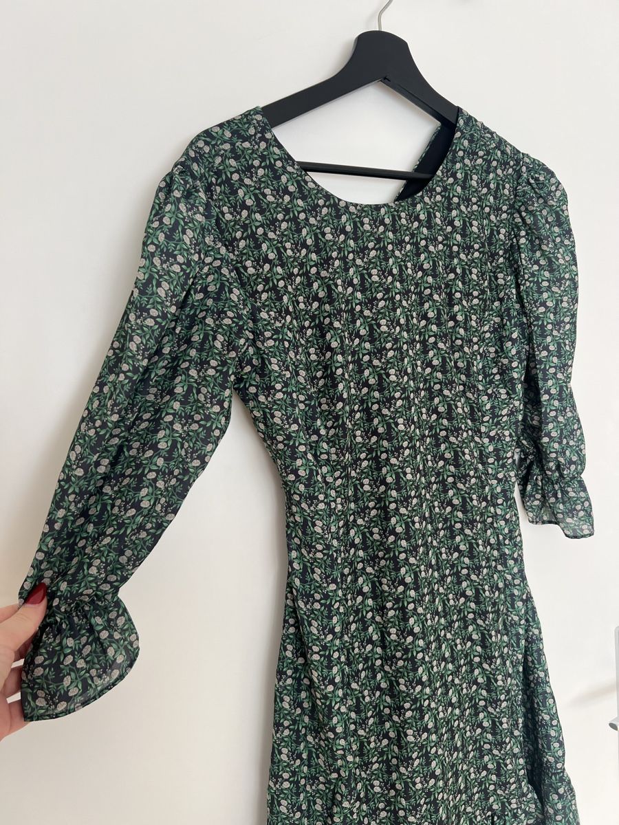 Kleider: Trendyol Kleid mit Blumenmuster, Grösse 38 - Top – Gebraucht aus Wattwil von skr_94 2