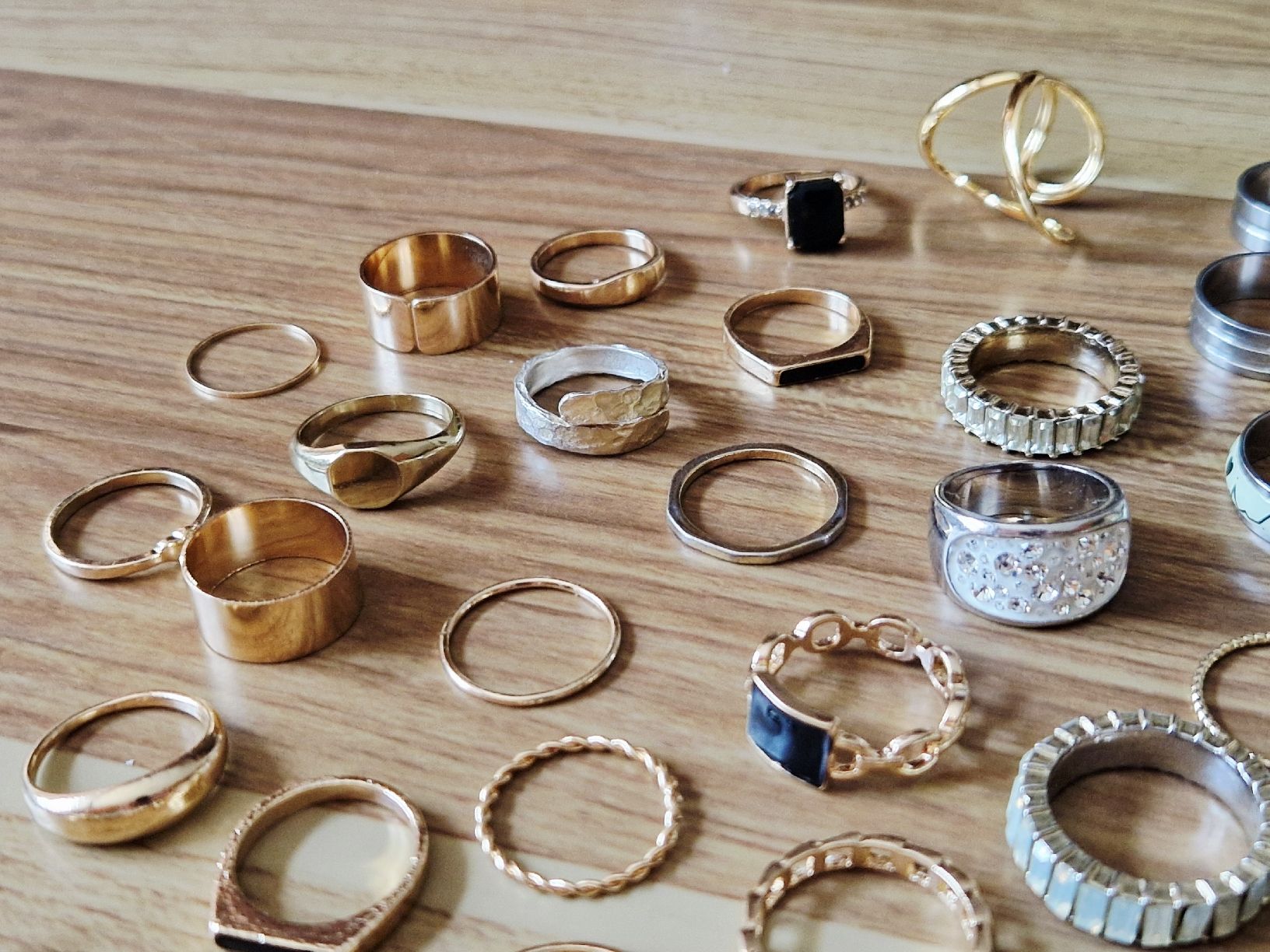 Sonstiger Schmuck: Lot de bagues variées – Gebraucht aus Undervelier von Tufitufi7 4
