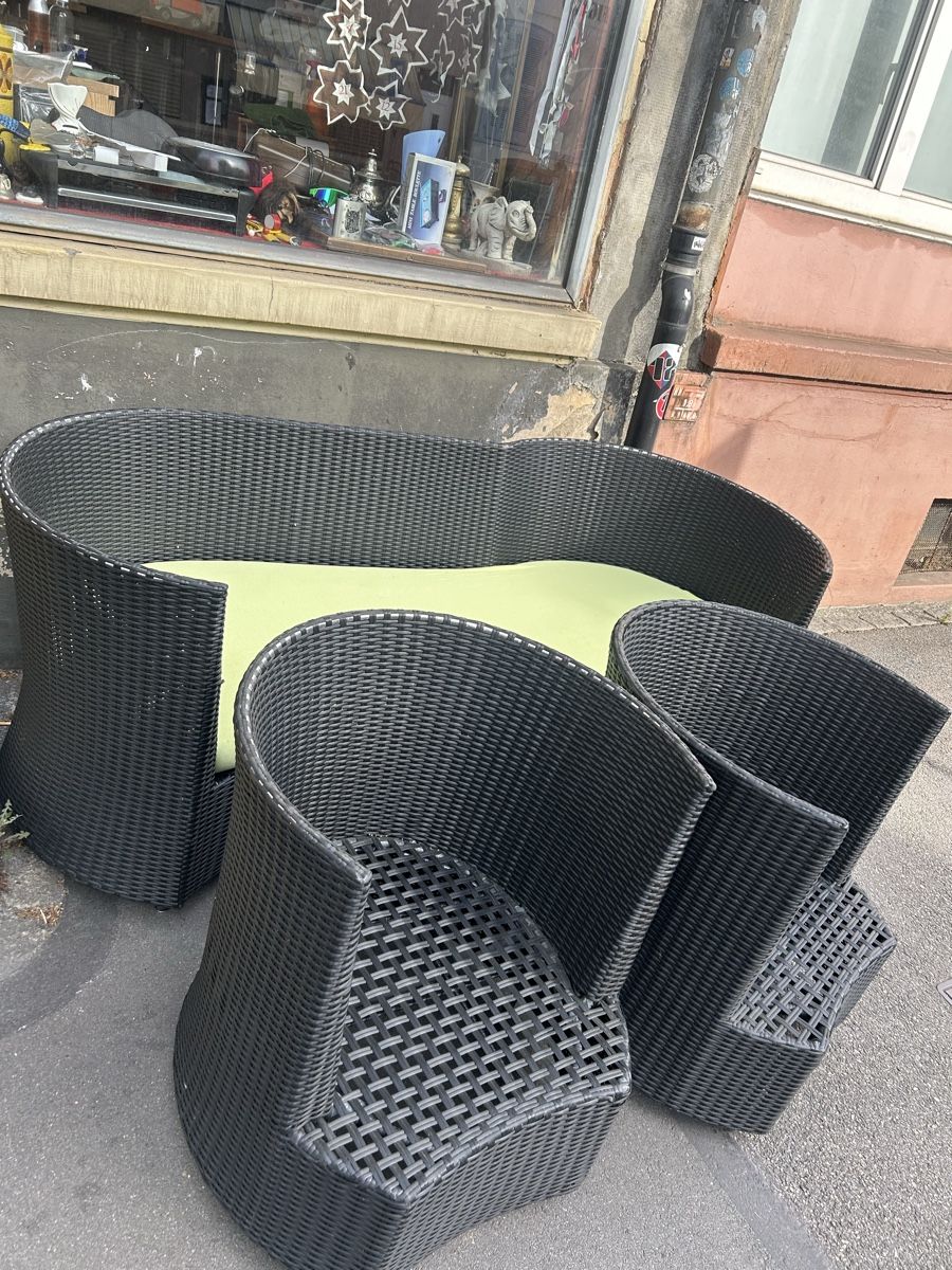 Set de table et chaises: Terrasse Möbel – D'occasion à Basel par Krisztina.na