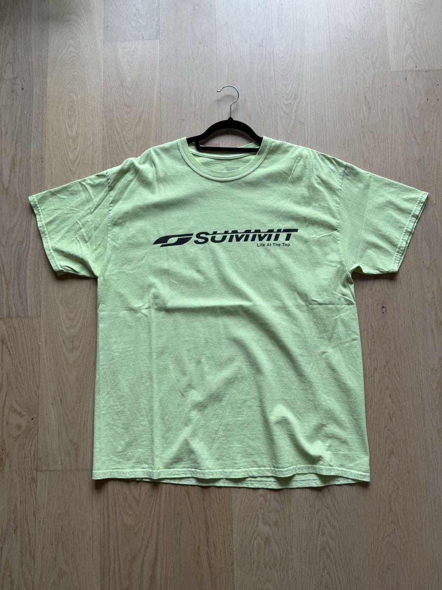 Urban Outfitters T-shirt: Summit-Print T-Shirt – Usato da Zürich venduto da sandro_colombini