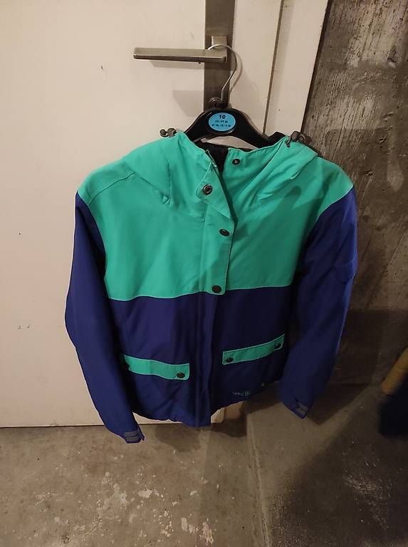 Jacken: Frauen Snowboardjacke – Gebraucht aus Zürich von barbara063