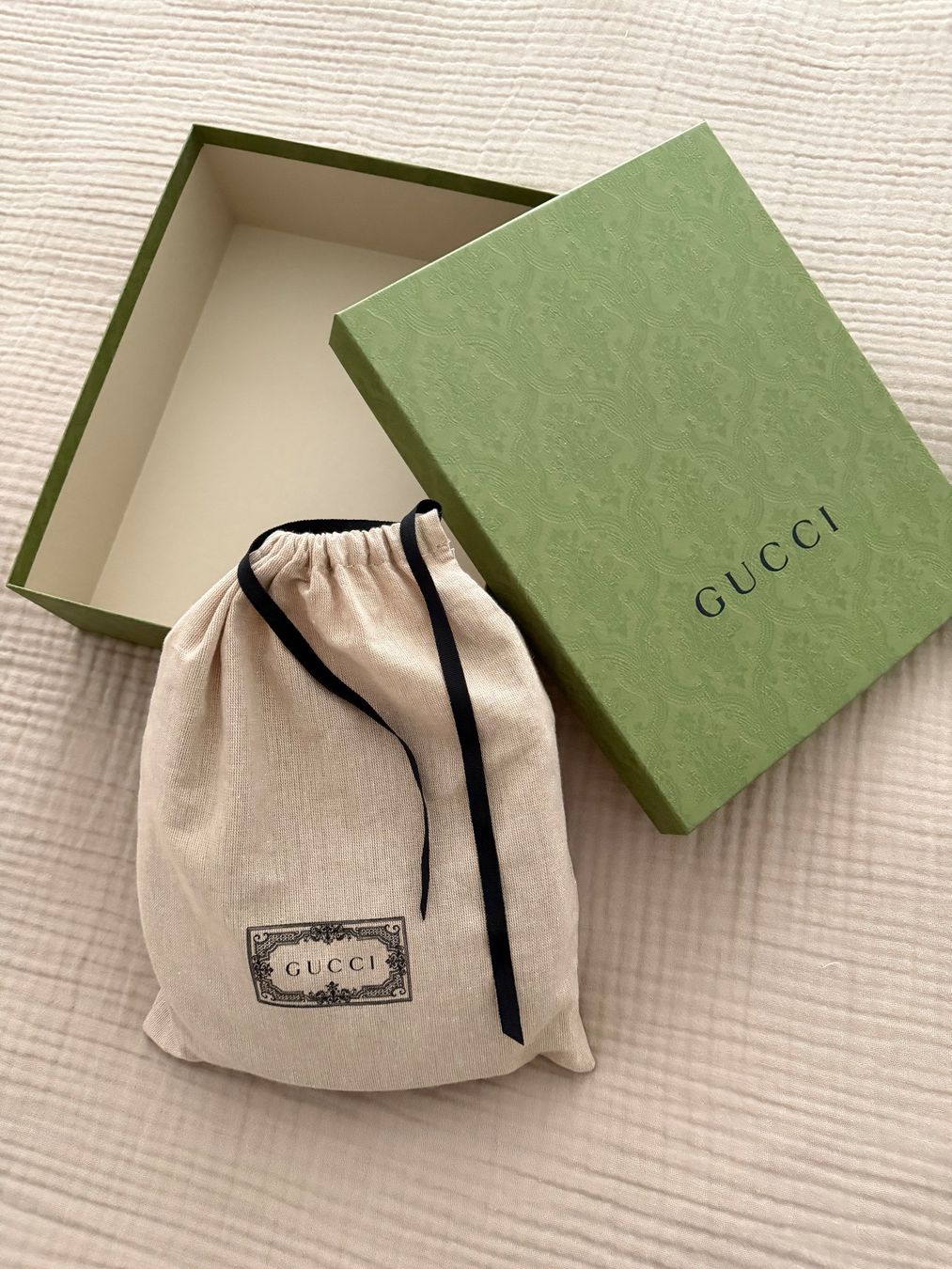 Gucci Borse da donna: Gucci GG half-moon-shaped mini bag – Nuovo (secondo la descrizione) da Bülach venduto da ale_2zhc 1