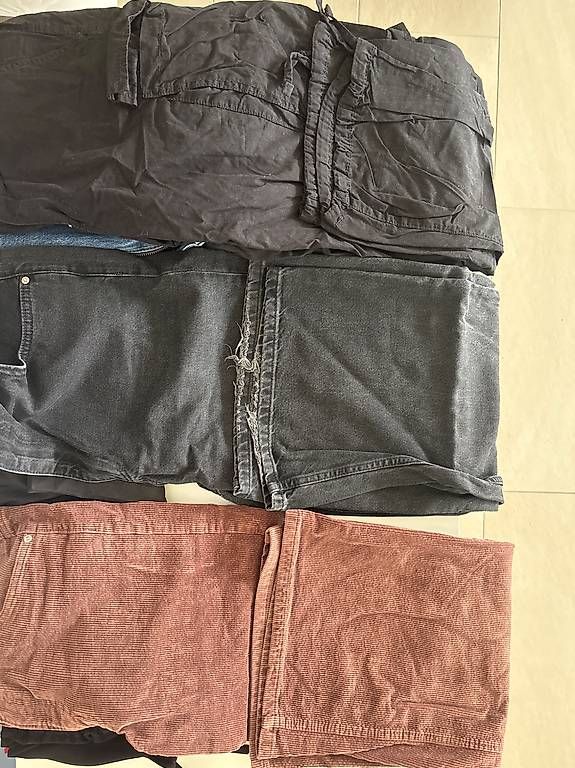 Lots de vêtements: Hosen Set – D'occasion à Schötz par laura_829 2