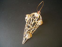 6 goldene Tannzaphen-Anhänger  (Box à 6)