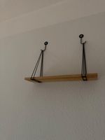 Wandregal Holz mit Metallhalterung schwarz