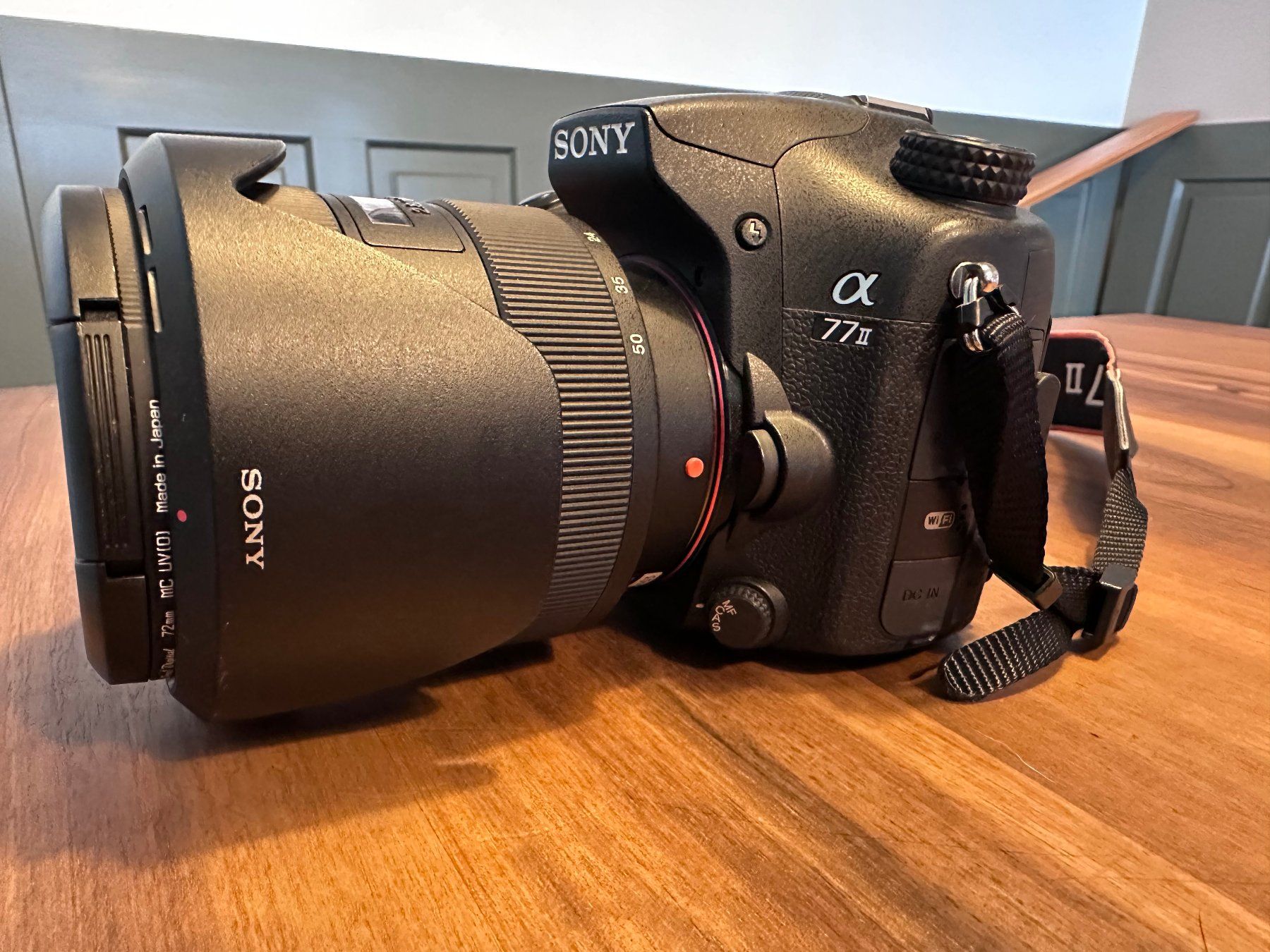 Sony Fotocamera: Sony Alpha 77 II mit 2 Wechselobjektiven – Usato da Eglisau venduto da sar_zt9w 3