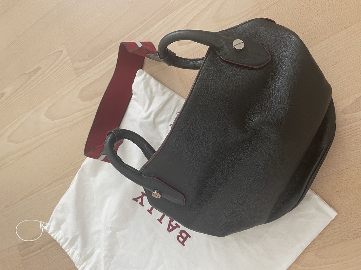 Bally Borse da donna: Chic Bally Leather Bucket Bag - Timeless Classic! – Usato da Bonstetten venduto da Aleksa75 1