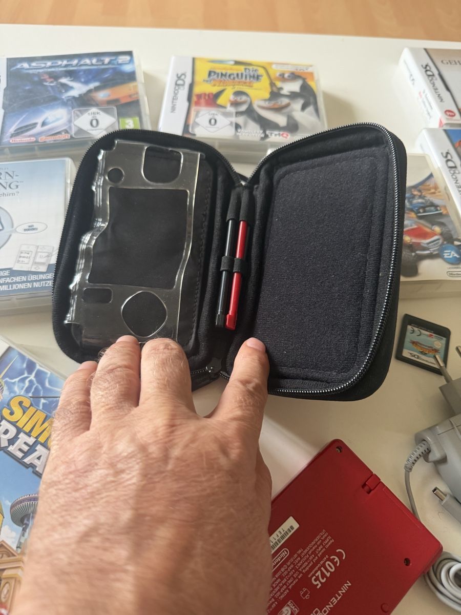 Nintendo Konsolen: Nintendo DSi mit Ladekabel + Spiele – Gebraucht aus Baden von noli.r 6